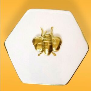 GOLD & WHITE HONEY BEE 3.5 INCH HEXAGON CERAMIC JEWELRY BOX - NWT